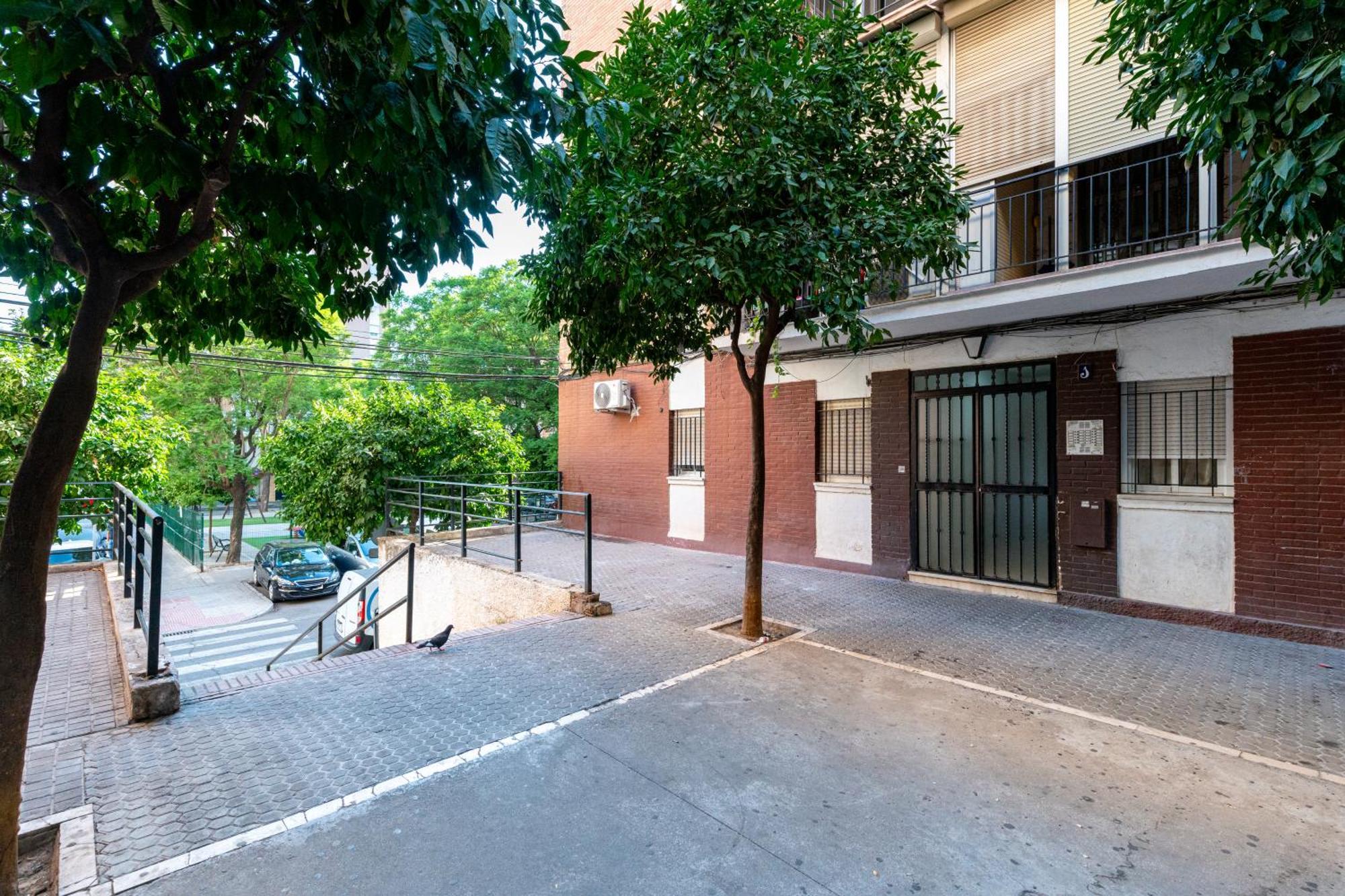 Piso Elegante Y Nuevo De 3 Habitaciones Y 2 Banos Sevilla Exterior foto