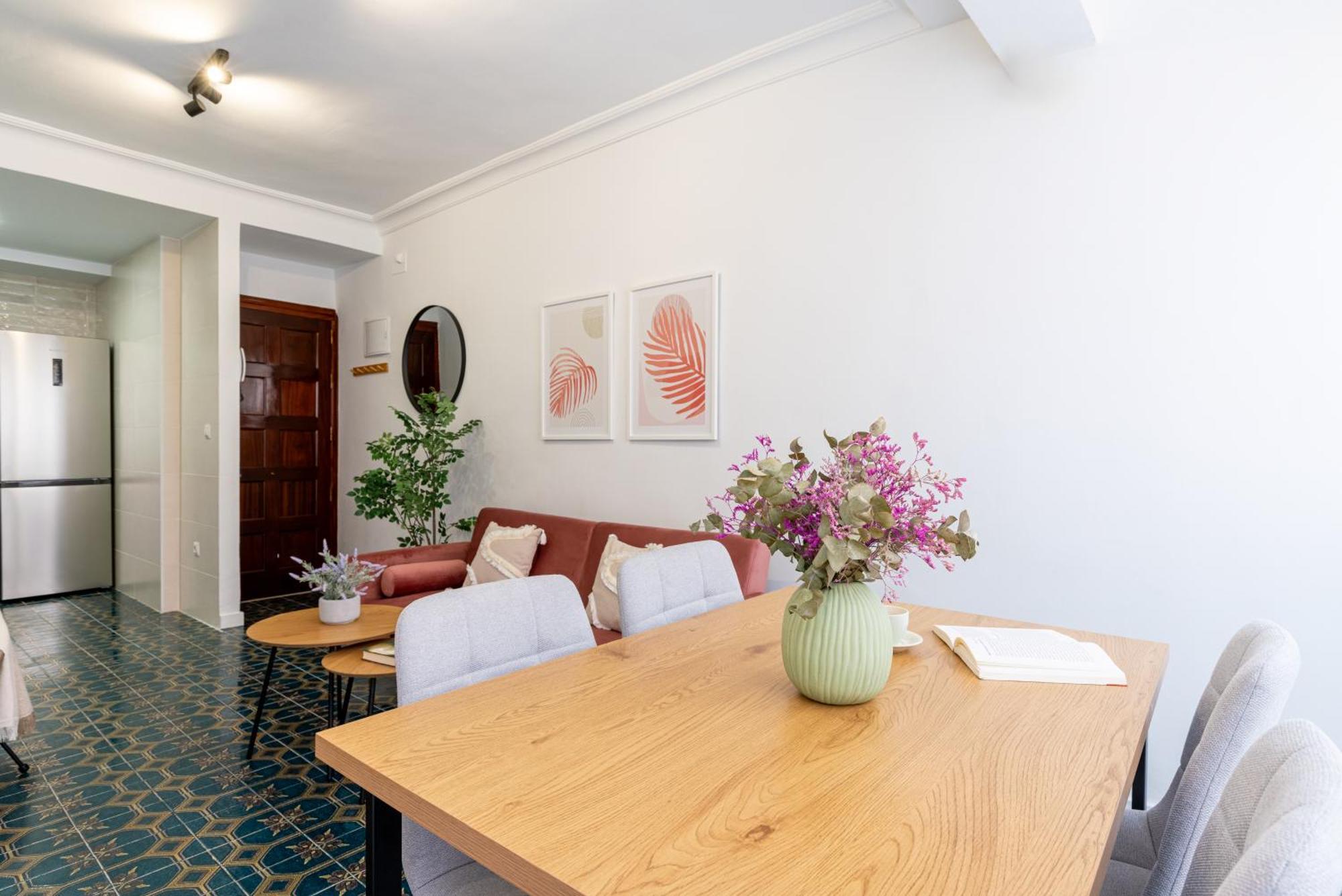 Piso Elegante Y Nuevo De 3 Habitaciones Y 2 Banos Sevilla Exterior foto